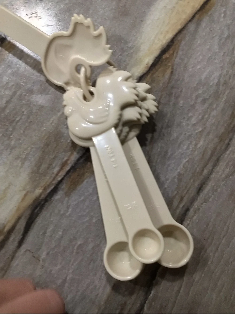 Paula Deen Rooster Measuring Spoons Set 5pc Beige Nesting Farmhouse VTG.